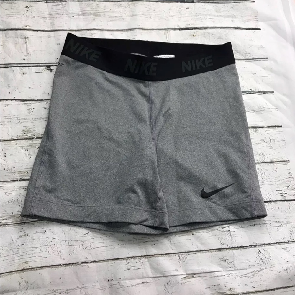 Nike Athletic Shorts Women’s Small